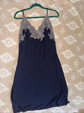 Natori Navy Slip with Light Taupe Lace